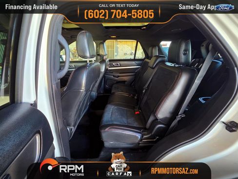 Used 2018 Ford Explorer XLT w/ Equipment Group 202A image 10