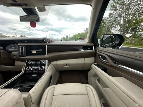 Used 2022 GMC Yukon Denali AWD/4WD image 29