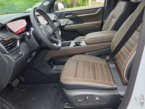 New 2026 GMC Acadia Denali Ultimate w/ LPO, All-Weather Package AWD/4WD image 3