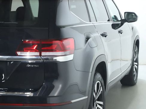Certified 2023 Volkswagen Atlas SEL AWD/4WD image 49