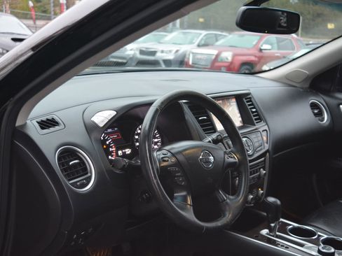 Used 2014 Nissan Pathfinder Platinum image 37