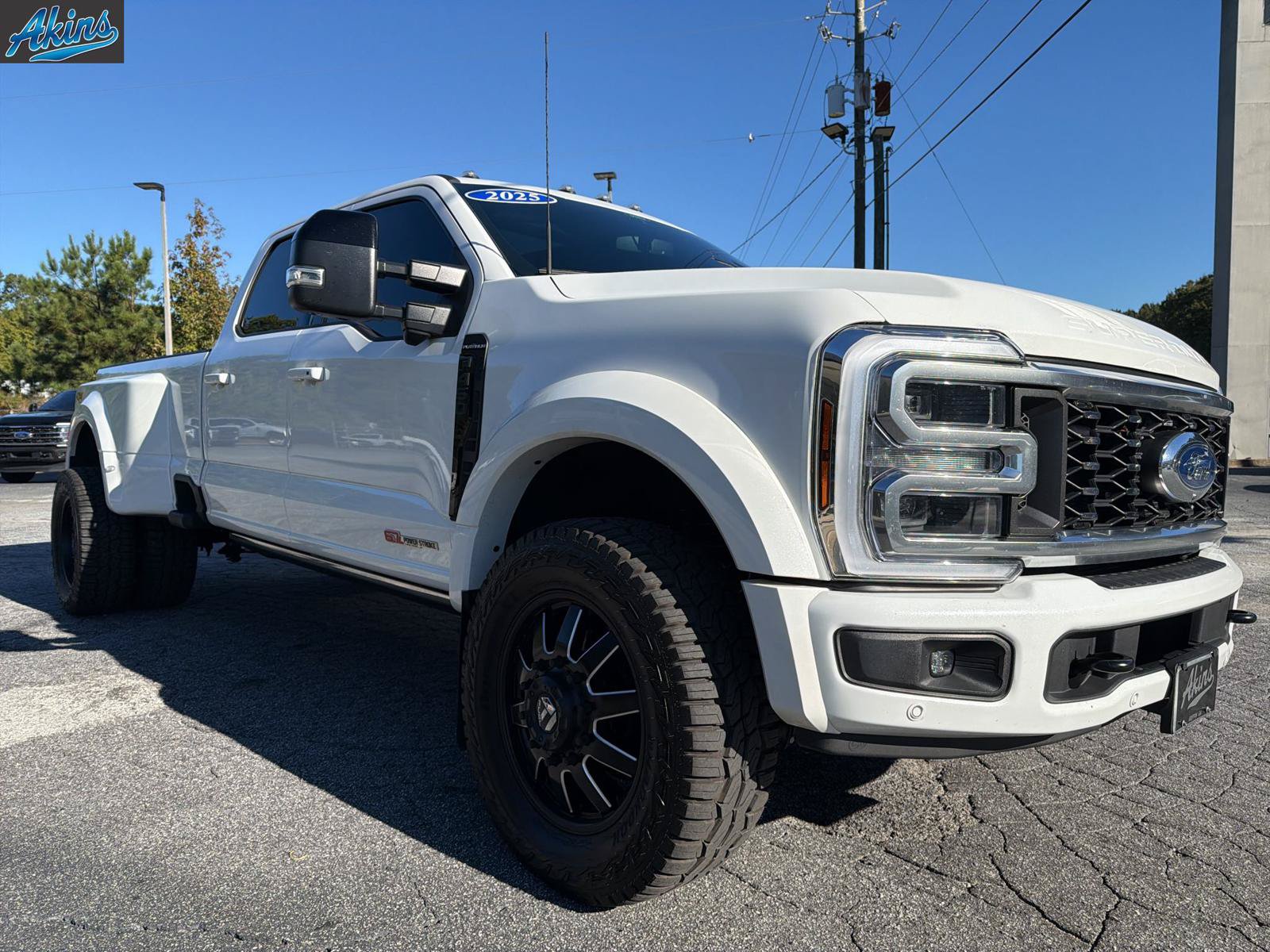 Used 2025 Ford F450 Platinum w/ FX4 Off-Road Package AWD/4WD image 4