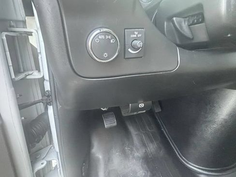 Used 2021 Chevrolet Express 2500 RWD image 24