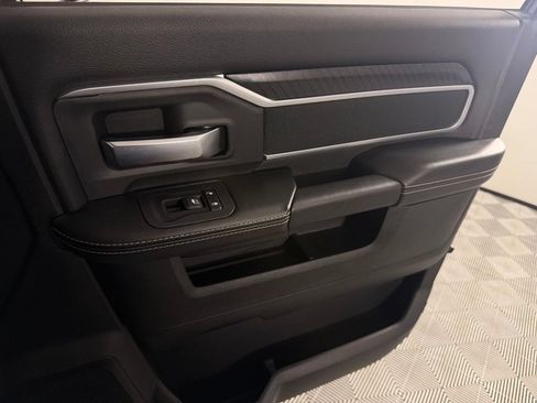 Certified 2025 RAM 2500 Big Horn AWD/4WD image 31