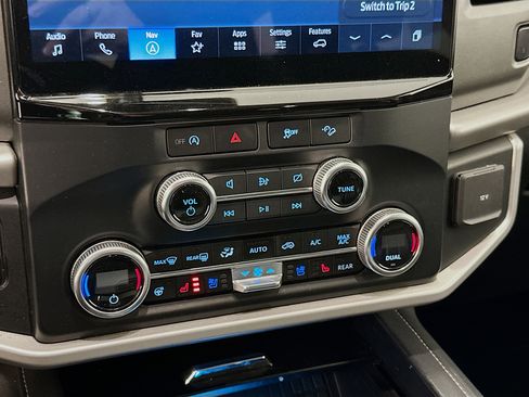 Used 2024 Ford Expedition Max XLT image 24