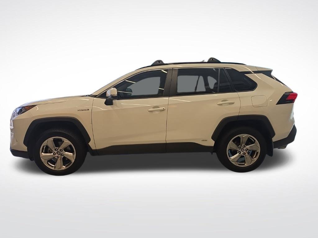 Used 2021 Toyota RAV4 XLE Premium AWD/4WD image 7