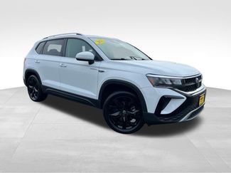 Used 2023 Volkswagen Taos SE w/ Panoramic Sunroof Package 360° Tour