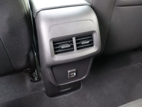 Used 2024 Chevrolet Equinox LT image 38