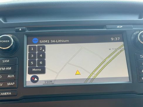Used 2018 Nissan Titan SV w/ SV Convenience Package RWD image 21