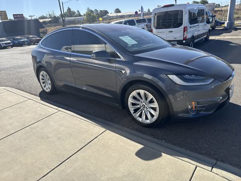 Used 2018 Tesla Model X 100D AWD/4WD image 7