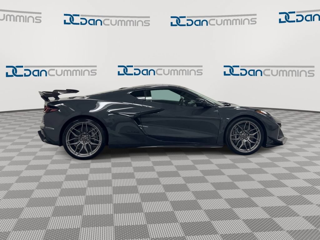 New 2027 Chevrolet Corvette Z06 RWD image 9