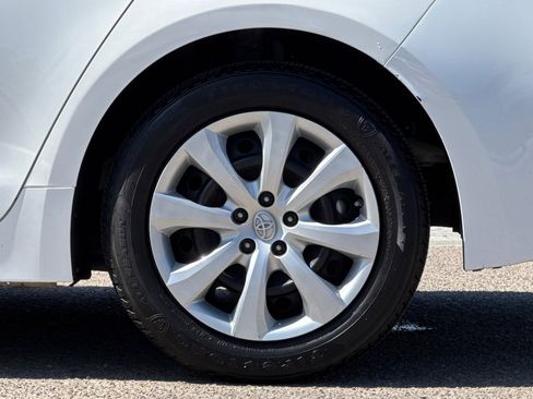 Used 2022 Toyota Corolla LE image 23