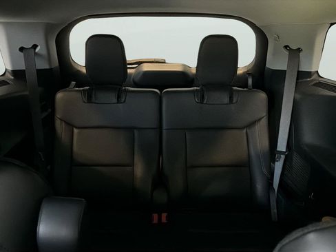 Used 2021 Ford Explorer XLT w/ Equipment Group 202A AWD/4WD image 20