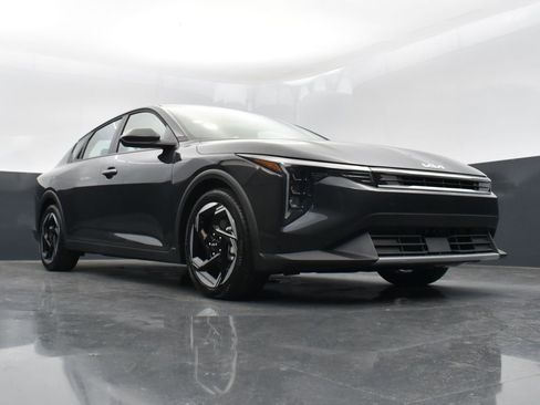 Certified 2025 Kia K4 EX FWD image 30
