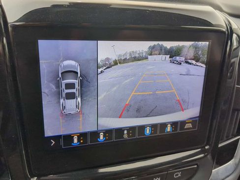 Used 2021 Chevrolet Traverse LT w/ LT Premium Package image 21