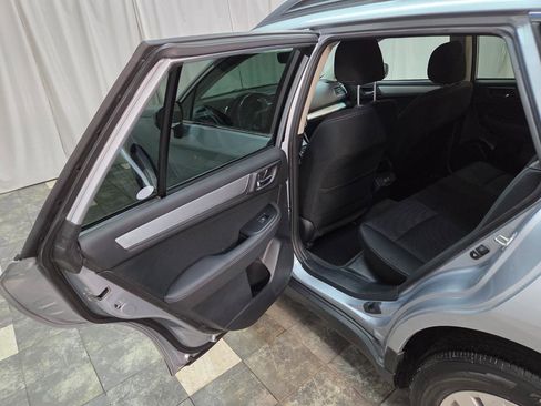 Used 2019 Subaru Outback 2.5i Premium image 13