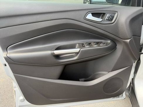 Used 2019 Ford Escape Titanium AWD/4WD image 18
