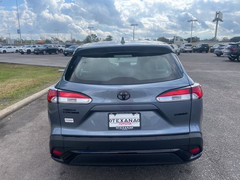 Used 2023 Toyota Corolla Cross S image 6