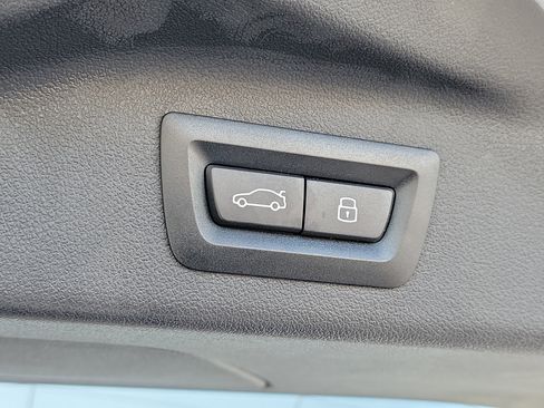 Used 2026 BMW X7 xDrive40i AWD/4WD image 9