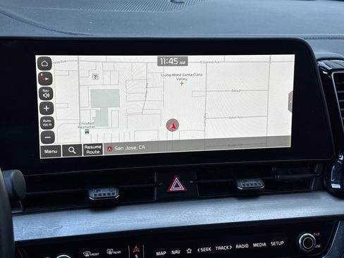 Certified 2024 Kia Sportage EX image 18