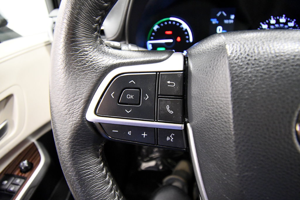 Used 2023 Toyota Sienna XLE AWD/4WD image 22