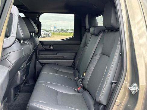 Used 2025 Toyota Tacoma Limited AWD/4WD image 9