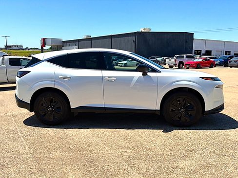 Used 2025 Nissan Murano SV AWD/4WD image 9