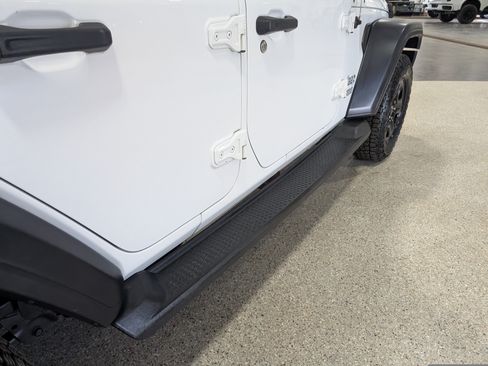 Used 2018 Jeep Wrangler Unlimited Sport AWD/4WD image 14