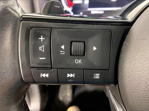 Used 2021 Nissan Rogue Platinum AWD/4WD image 24