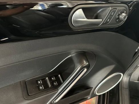 Used 2018 Volkswagen Beetle 2.0T S FWD image 13