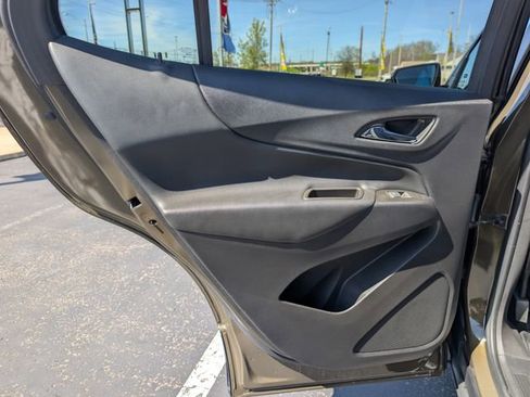 Used 2023 Chevrolet Equinox LT FWD image 14