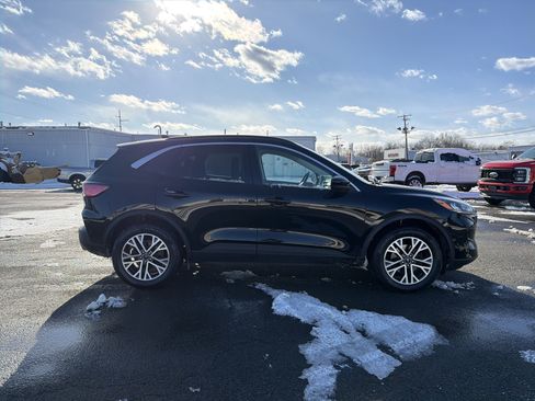 Used 2022 Ford Escape SEL image 4