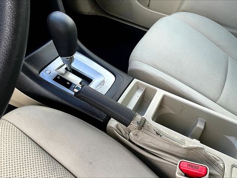 Used 2013 Subaru Impreza 2.0i image 12