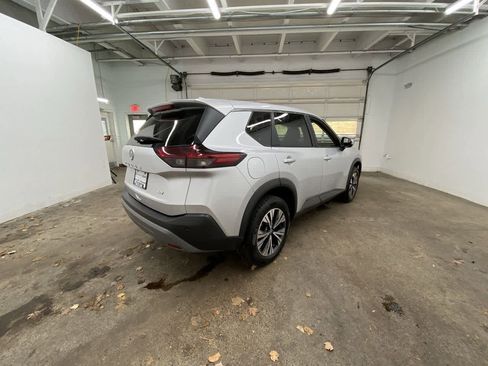 Used 2023 Nissan Rogue SV image 6