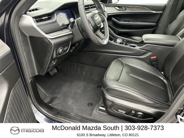 Used 2024 Jeep Grand Cherokee Limited AWD/4WD image 11