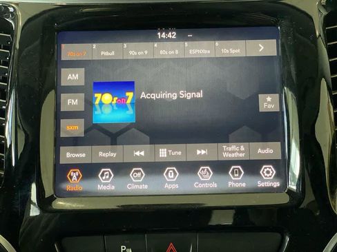 Used 2019 Jeep Cherokee Limited image 19