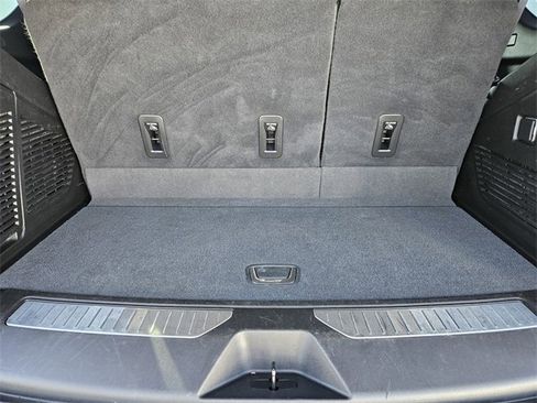 Used 2022 GMC Yukon Denali w/ Advanced Technology Package image 33