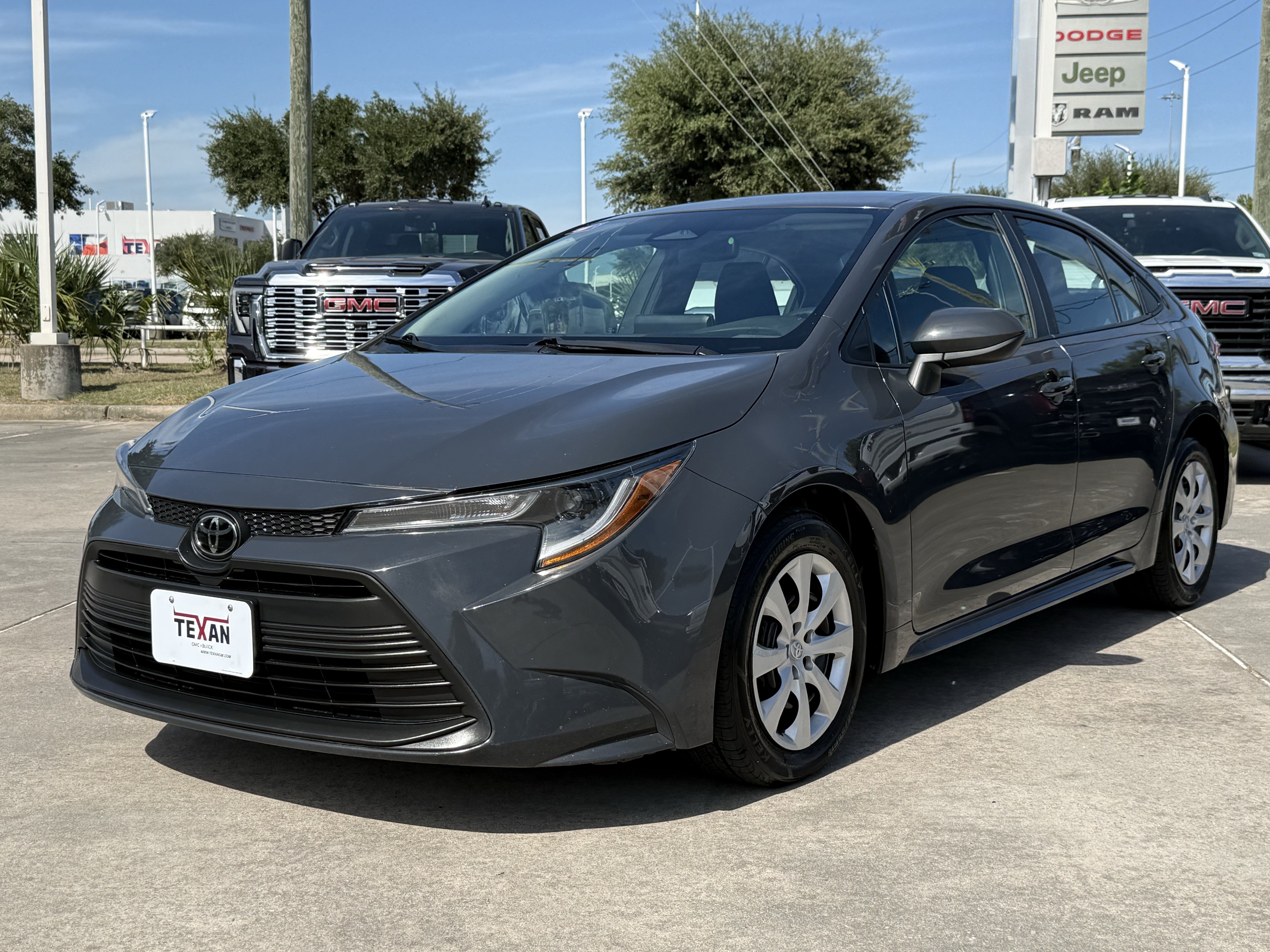 Used 2024 Toyota Corolla LE FWD image 9