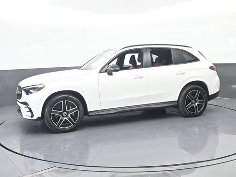 Used 2025 Mercedes-Benz GLC 300 image 2