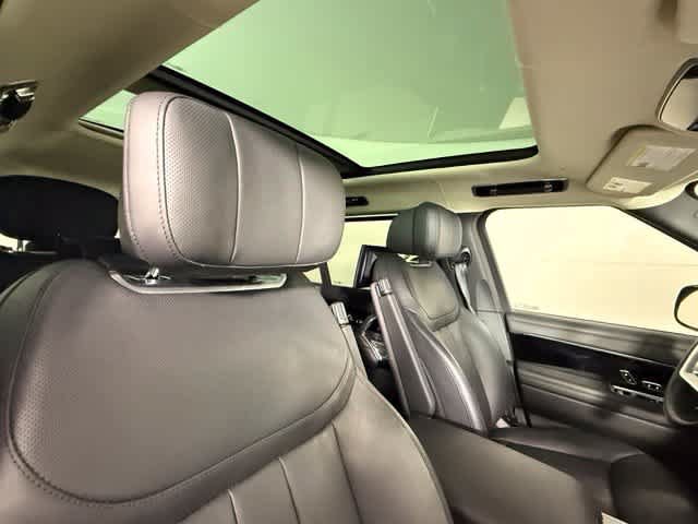 Used 2025 Land Rover Range Rover Long Wheelbase Autobiography AWD/4WD image 27