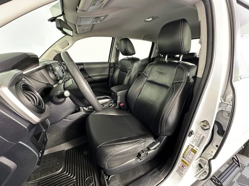 Used 2017 Toyota Tacoma SR5 w/ Tow Package AWD/4WD image 28