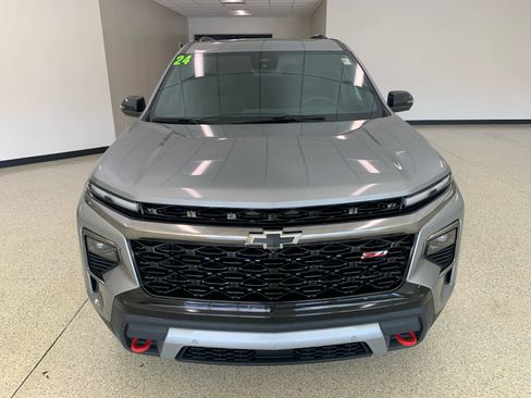 Used 2024 Chevrolet Traverse Z71 w/ Enhanced Driving Package image 2