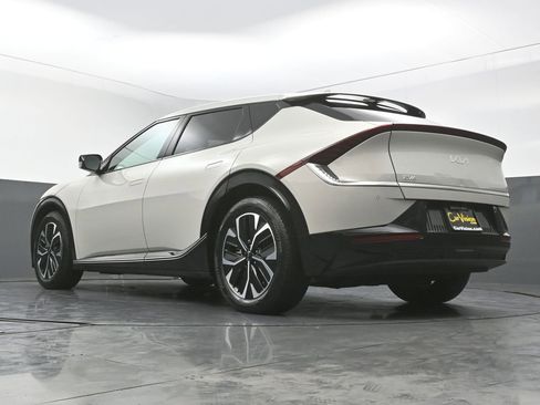 Used 2022 Kia EV6 Wind image 40