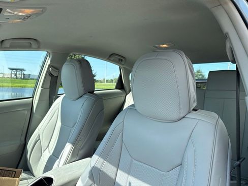 Used 2014 Toyota Prius Three FWD image 7