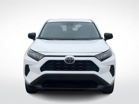 Used 2022 Toyota RAV4 LE image 4