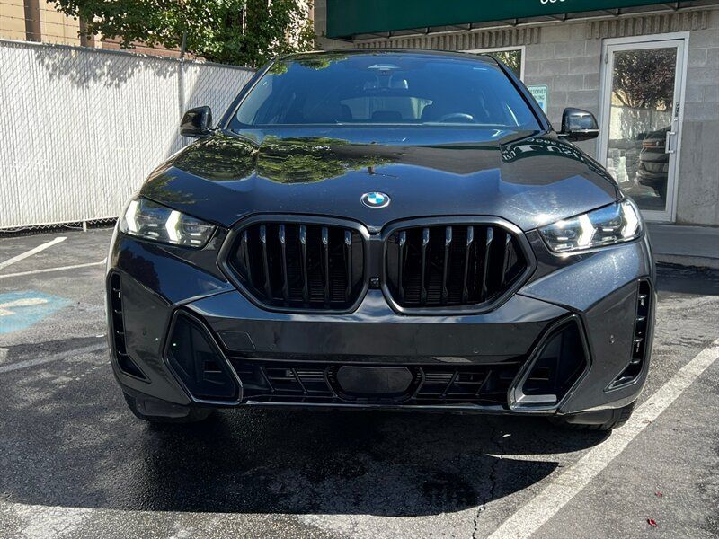 Used 2026 BMW X6 xDrive40i w/ Climate Comfort Package AWD/4WD image 2