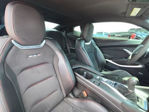 Used 2022 Chevrolet Camaro ZL1 RWD image 13
