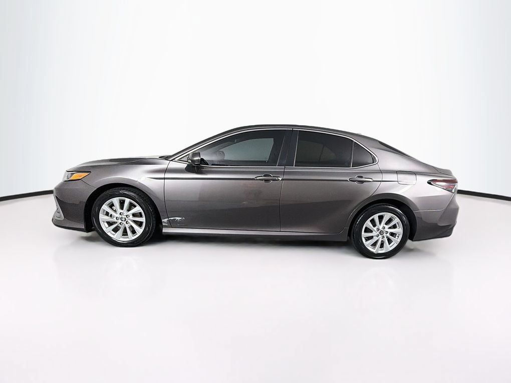 Used 2023 Toyota Camry LE FWD image 6