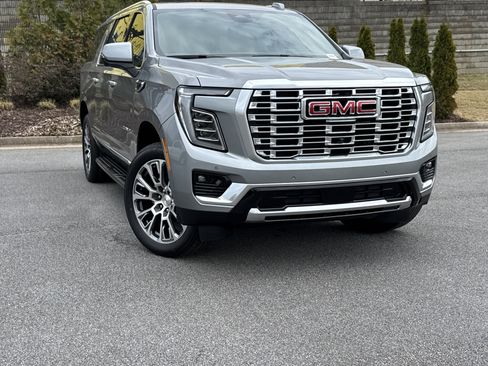New 2026 GMC Yukon XL Denali w/ Advanced Technology Package image 2