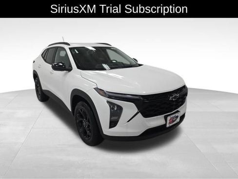 New 2026 Chevrolet Trax LT w/ Driver Confidence Package FWD image 8